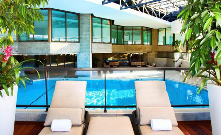 DoubleTree by Hilton pool